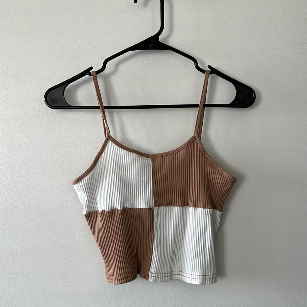 Beige/White Checkered Top
